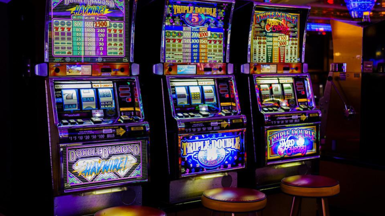 Maximizing Your Winnings: 7 Things to Avoid When Playing Casino Slots